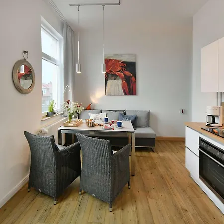 Haus Inselrose Dünenröschen *